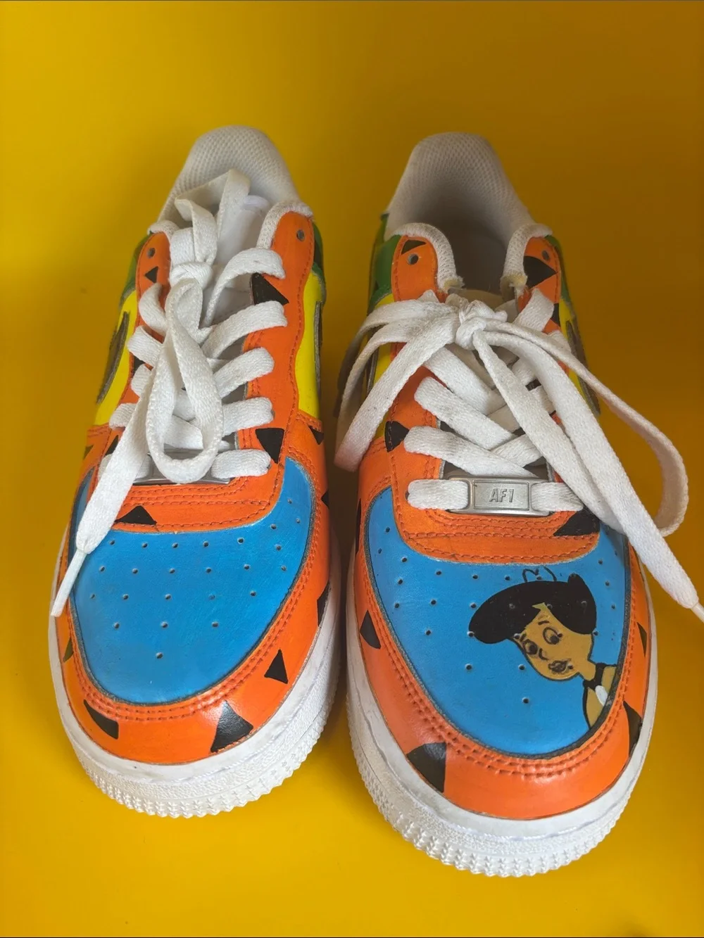 Nike Boys Sneakers — Blue, Orange, Yellow & Green Flintstones Design. Boys 6Y